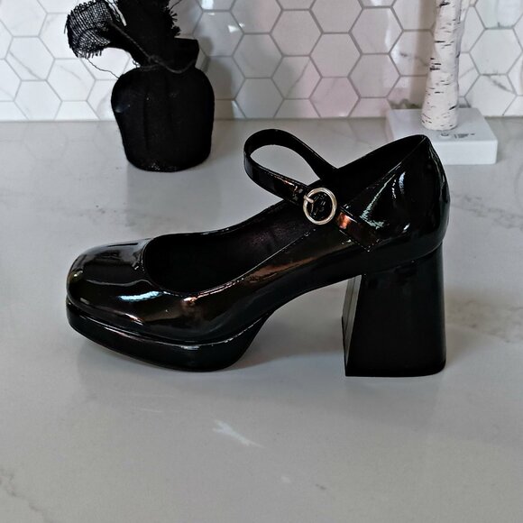 NEW! STEVE MADDEN TIFFANE Patent MARY JANE SHOE - Picture 2 of 4